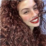 Ciao a tutti! Sono una ragazza di 19 anni, ho un diploma conseguito l’anno scorso nel liceo delle scienze umane e adesso frequento scienze della formazione primaria all’università, facoltà che mi permetterà di lavorare con i bambini e di insegnare. Mi off